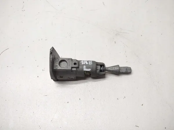 OEM 1K8837167 Dörrlåsfläpp Infällning Vänster VW Scirocco image 2