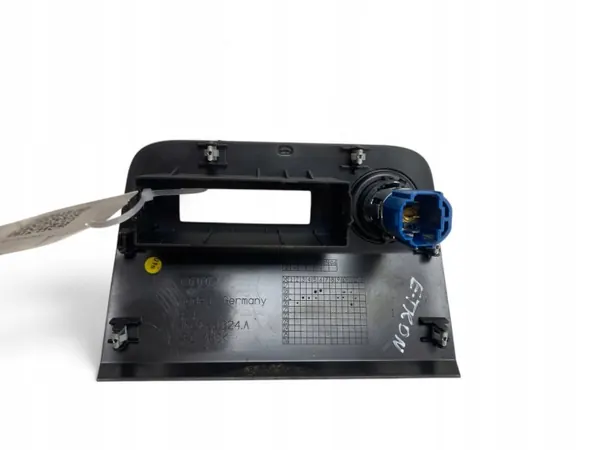 Audi e-tron 2021 Heck 12V-Steckdose OEM 4KE863324A image 9