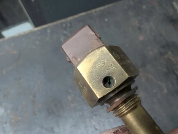 Kühlmitteltemperatursensor OEM 043906163A Audi 80/100 image 3