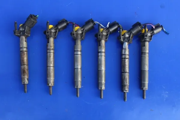 Injektor OE Mercedes W221 3.0 CDI OM642 image 2