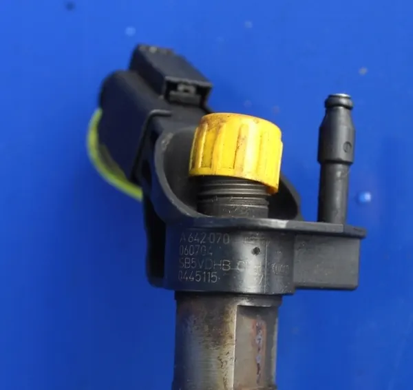 Injektor OE Mercedes W221 3.0 CDI OM642 image 5