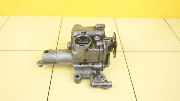Bomba de aceite OEM D5204T3 para Volvo V60 S60 XC70 2.0 D3 D4 image 3