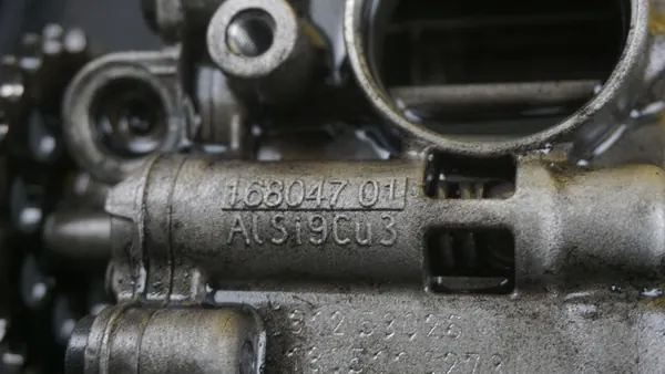 Bomba de aceite OEM D5204T3 para Volvo V60 S60 XC70 2.0 D3 D4 image 6