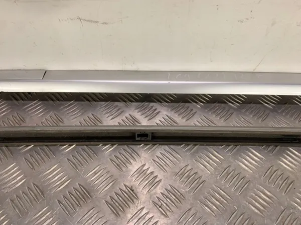 Subaru Legacy dakdragers OEM FBZ25029 - Gebruikt image 3