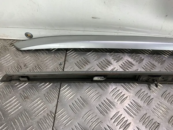 Subaru Legacy dakdragers OEM FBZ25029 - Gebruikt image 4