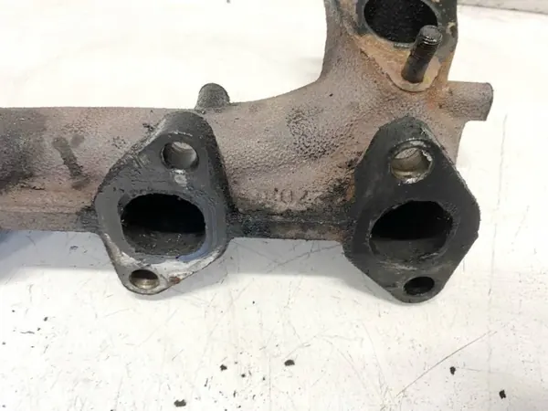 Colector de escape Toyota Avensis OEM 27040 2003 2.0L image 4