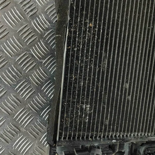 Pièce refroidissement Ford S-MAX OEM 6G919L440FE Occasion image 8