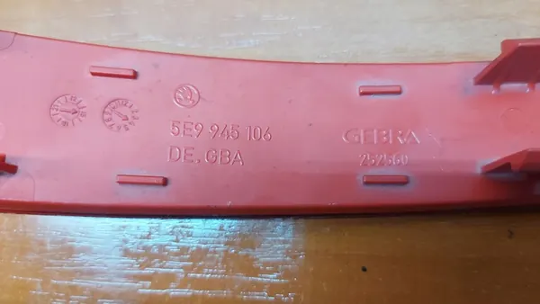 Oikea Takapuskuriheijastin Skoda Octavia III Kombi image 9