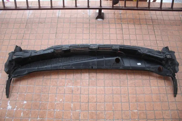 Nissan OE 668629U100 Gebruikte voorruitafdichting image 3