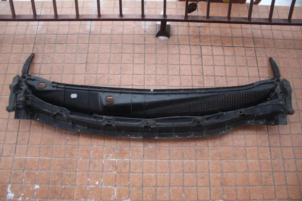 Nissan OE 668629U100 Gebruikte voorruitafdichting image 4