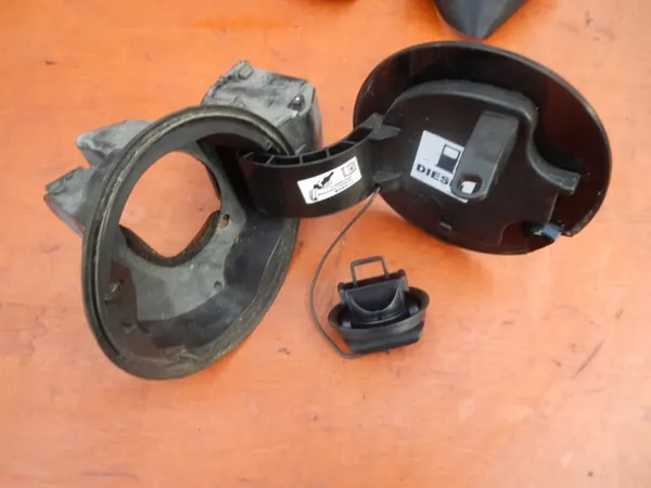 Polttoainekansi OEM Klapka wlewu paliwa CLIO 4 lift image 10