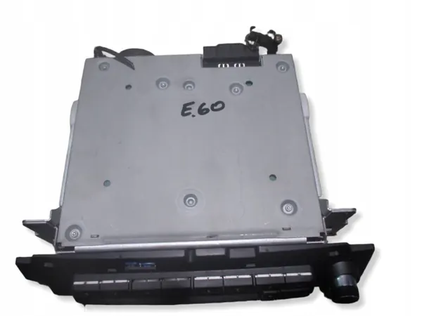 Painel Rádio CD/DVD BMW OEM 8820328 - Usado image 2