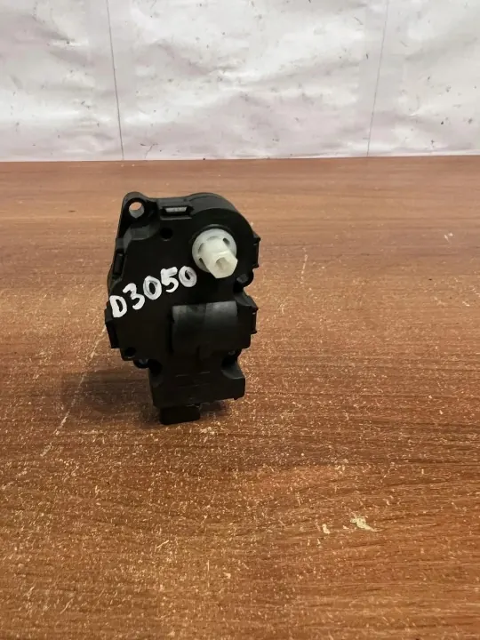 Klappenmotor D3050 für Audi A4 8E2 B6 Diesel 2002 image 2