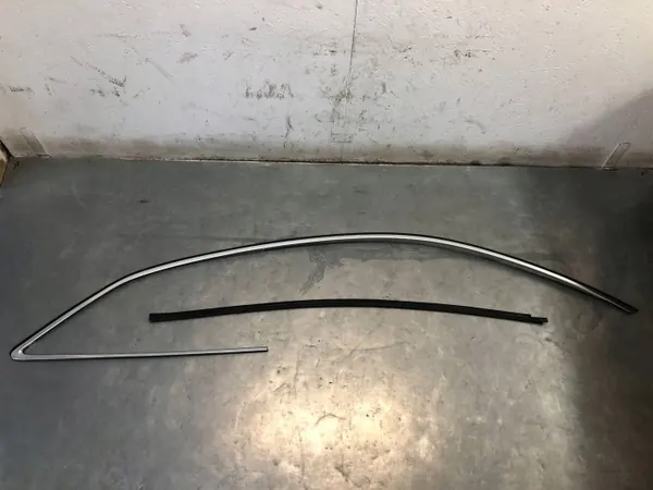 OEM 8T0853346B Oikea Kylkikilpi Audi A5 8T image 2
