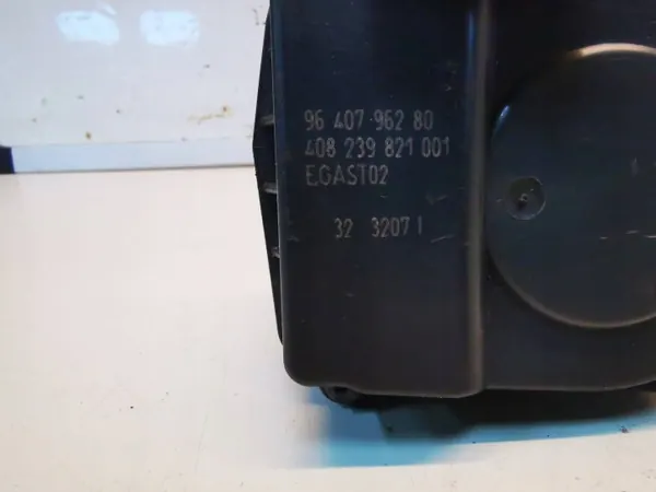 Gasklep Peugeot 207 OEM 9640796280 1.4 8V image 4