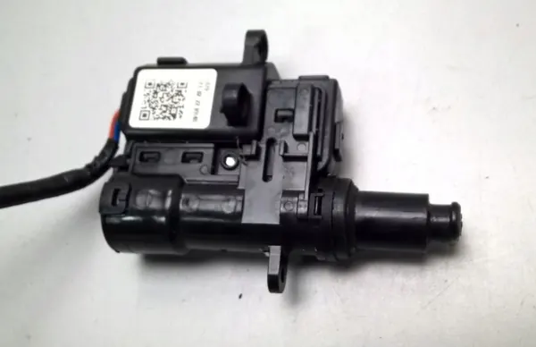 OEM 81560-G7001 Kia Actuateur de Trappe de Charge image 3