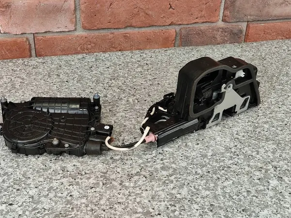 BMW F10 F11 Hintere Rechte Türschloss Soft Close 7154516 image 8