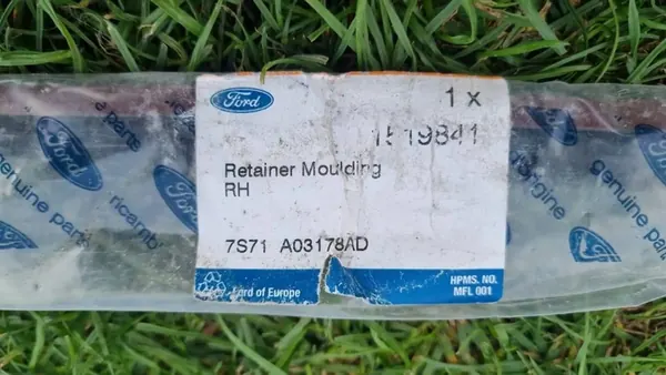 Ford OE Etuikkunan Tiiviste 7S71-A03178-AD image 2