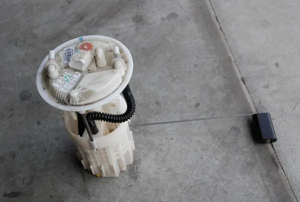 Bomba de Combustível Renault Master III 172020069R image 3