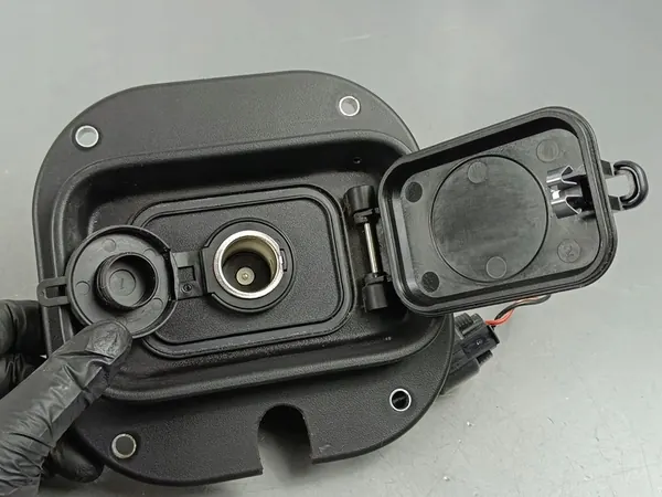 Tomada 12V traseira SsangYong Musso 2020 FOB41498 image 6