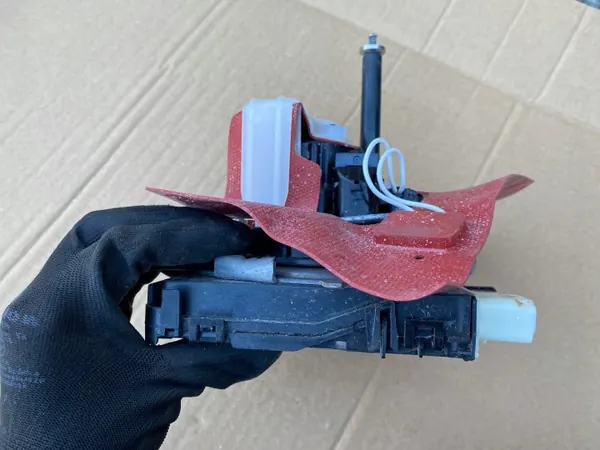 AdBlue-Pumpenmodul OEM 204620353R für Renault Master image 5