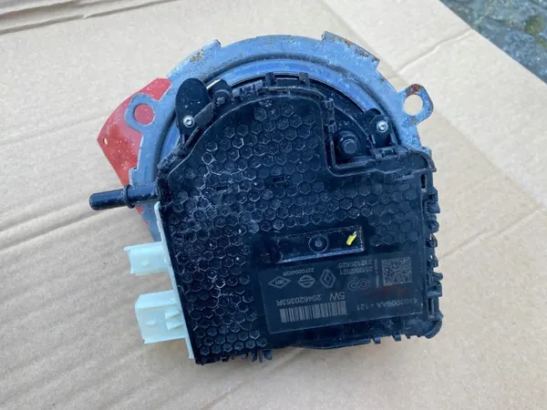 AdBlue-Pumpenmodul OEM 204620353R für Renault Master image 8