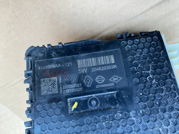 AdBlue-Pumpenmodul OEM 204620353R für Renault Master image 9