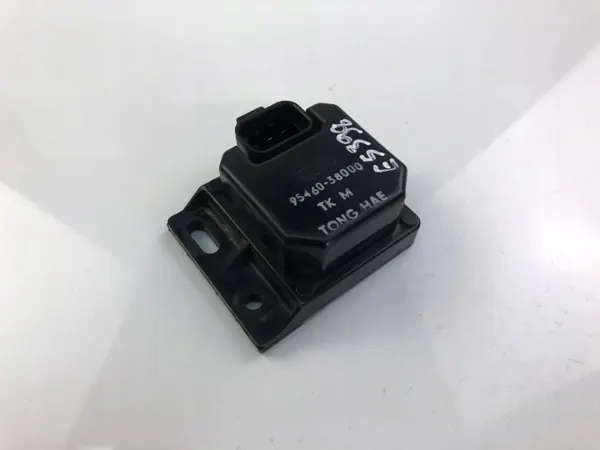 Relé Hyundai OEM 9546038000 para Sonata IV (EF) image 2