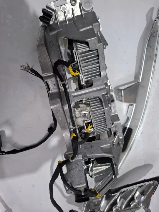 Peugeot 508 Lift LED-Scheinwerfer Links OEM 9807241880 image 5