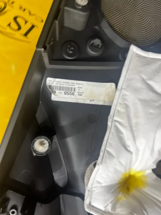 OEM GJ54-S23942-CG Framre Höger Dörrklädsel Ford Escape image 5