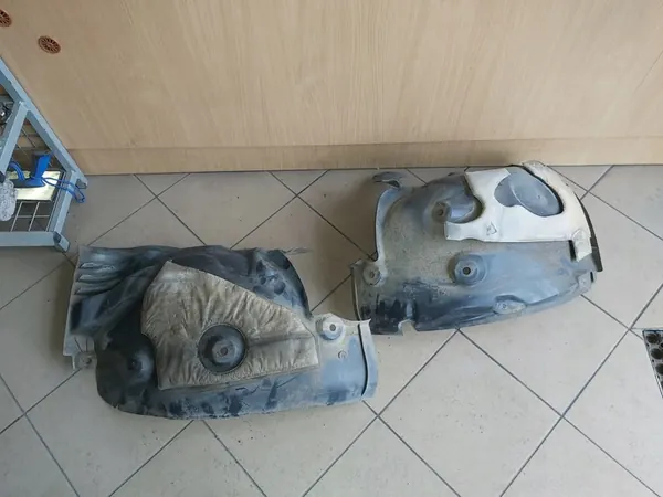 RENAULT MEGANE III LIFT Front Right Wheel Arch 638452868R image 2