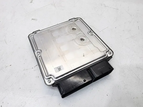 Unidad de control del motor Audi TT TTS 2.0 TFSI image 4