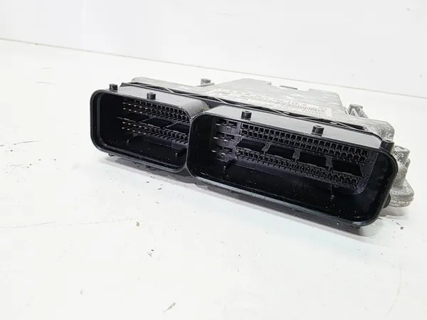 Unidad de control del motor Audi TT TTS 2.0 TFSI image 5
