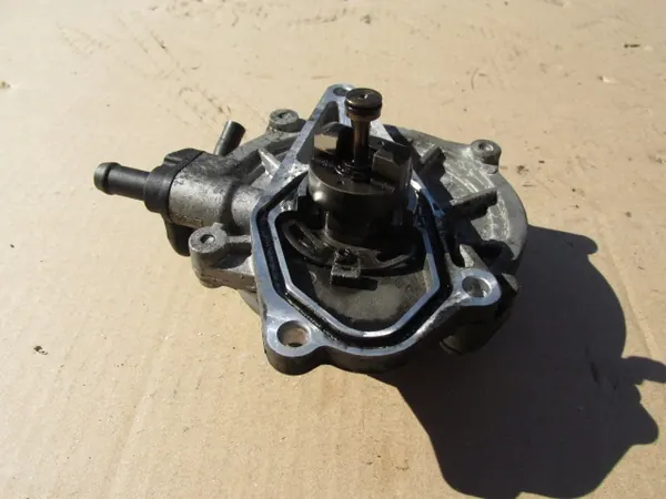 Kia Sportage III 1.7 CRDi Imupumppu 288102A500 image 4