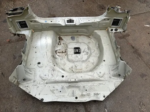 PEUGEOT 208 II Rear Bumper with AdBlue Tank image 4