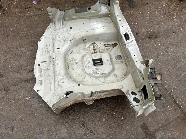 PEUGEOT 208 II Rear Bumper with AdBlue Tank image 5