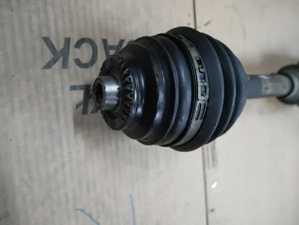 Arbre de Transmission Avant Gauche BMW E84 X1 OEM 7591681 image 3