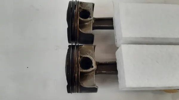 Maserati Ghibli Zuiger OEM 1101145477 - Gebruikt image 3