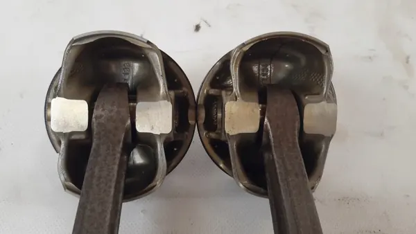 Maserati Ghibli Zuiger OEM 1101145477 - Gebruikt image 4