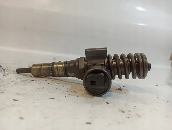 Injetor AUDI A3 8P 2.0 TDI 03G130073BX image 3