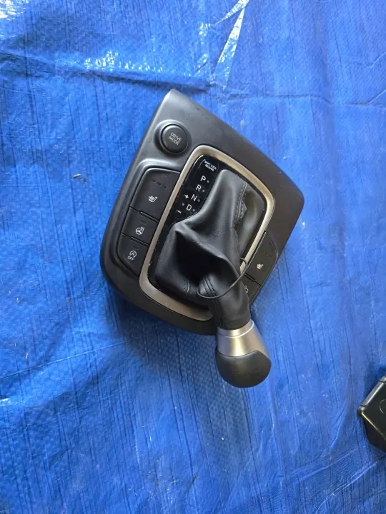 Manchon de levier de vitesse OEM 64716-02120 Hyundai Kona image 4