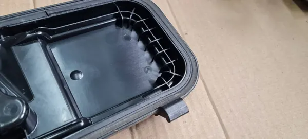 Audi A6 C6 Höger Framlyktlock OEM 4F0941158 image 10