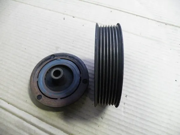 Honda CR-V 3 III 2.2 D Embrayage Compresseur AC OEM image 4