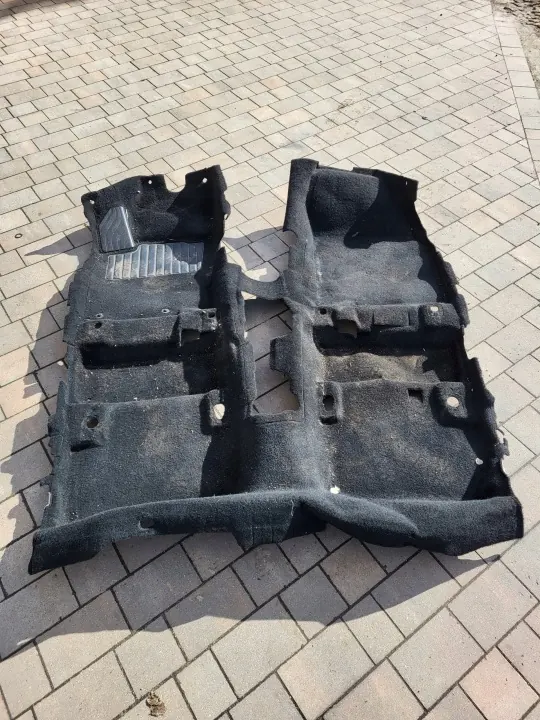 Alfombrilla Renault Kadjar OEM 749024822R - Usada image 2