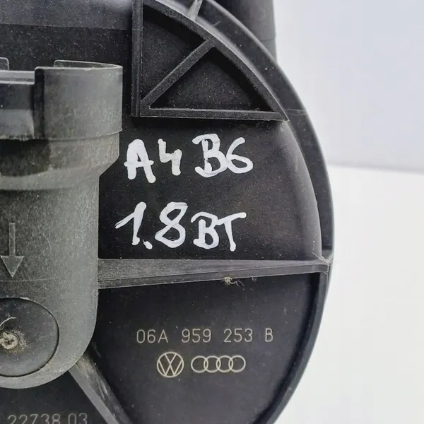 Pompe à air secondaire OEM DRC99180 pour Audi A4 B6 1.8T image 6