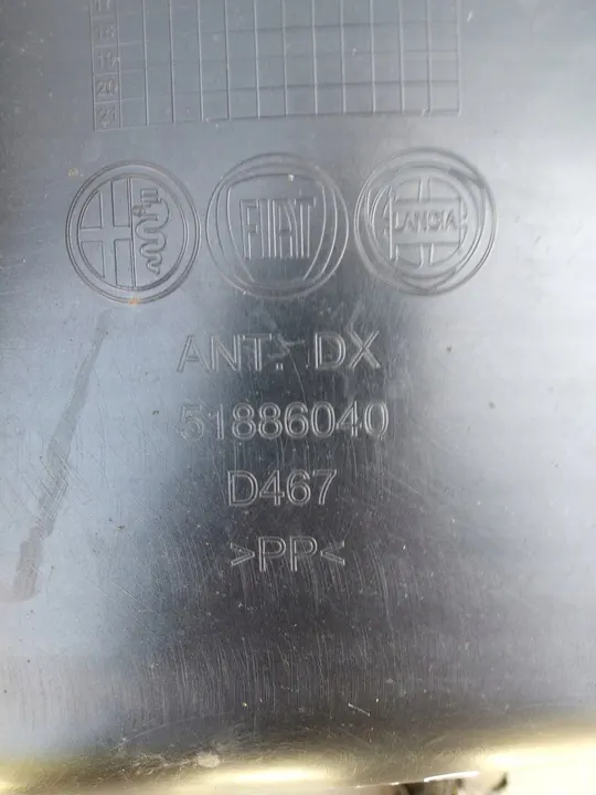 FIAT 500 L Front Right Wheel Arch image 3