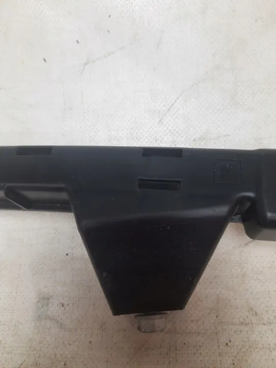 Guide de vitre gauche OEM 42621051 pour Chevrolet Trax image 4