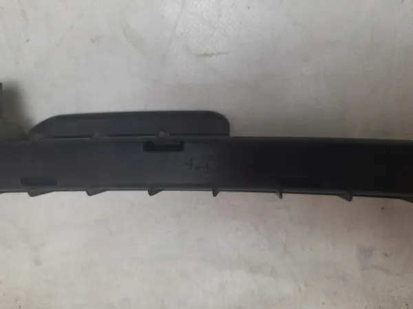 Guide de vitre gauche OEM 42621051 pour Chevrolet Trax image 5