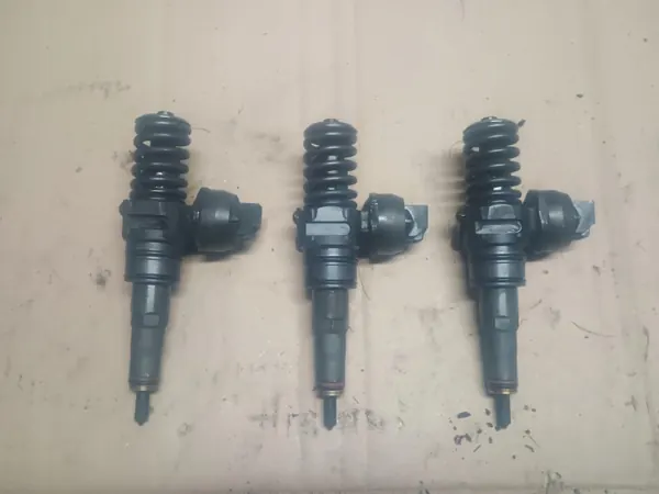 Ruiskutuspumppu OEM 038130080X VW Polo 1.4 TDI:lle image 2
