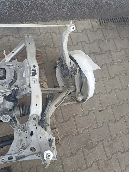 Mozzo di sterzo anteriore sinistro con bracci di controllo BMW 6 GT G32 OEM image 2